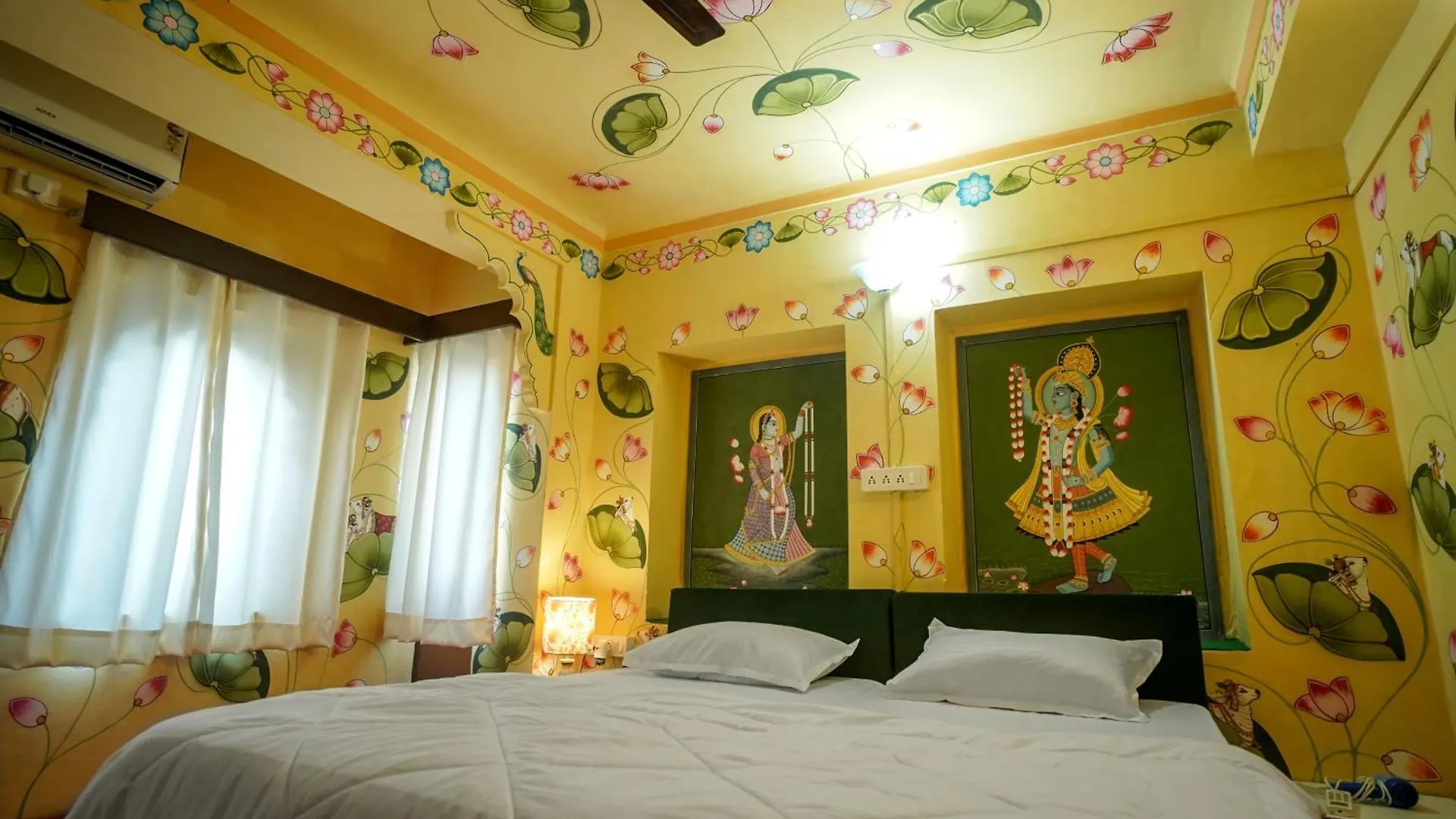 Hotel Island Tower Guest House Udaipur