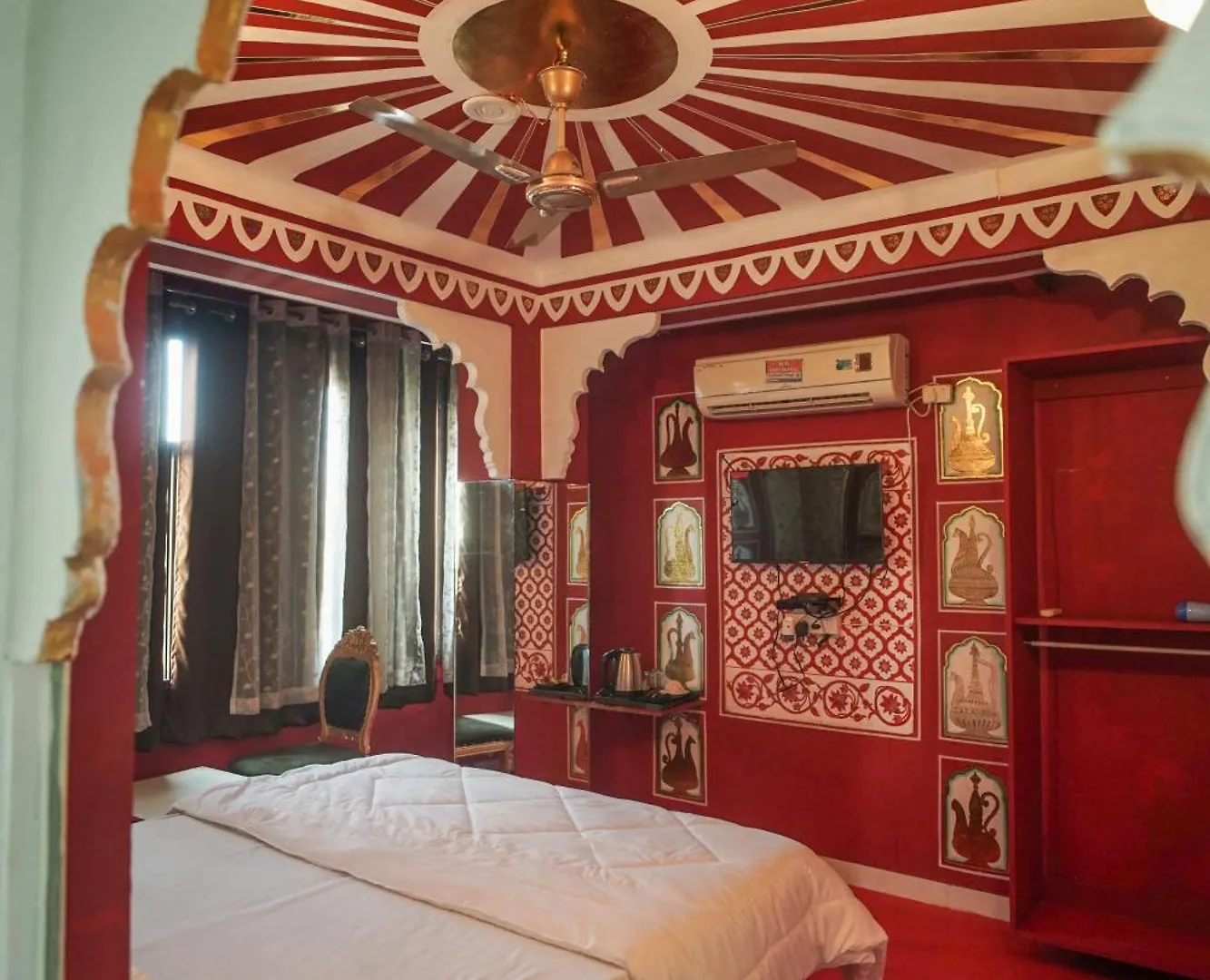Hotel Island Tower Guest House Udaipur