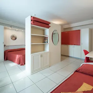 hotel-residence-white-palace.emilia-romagnahotels.net/