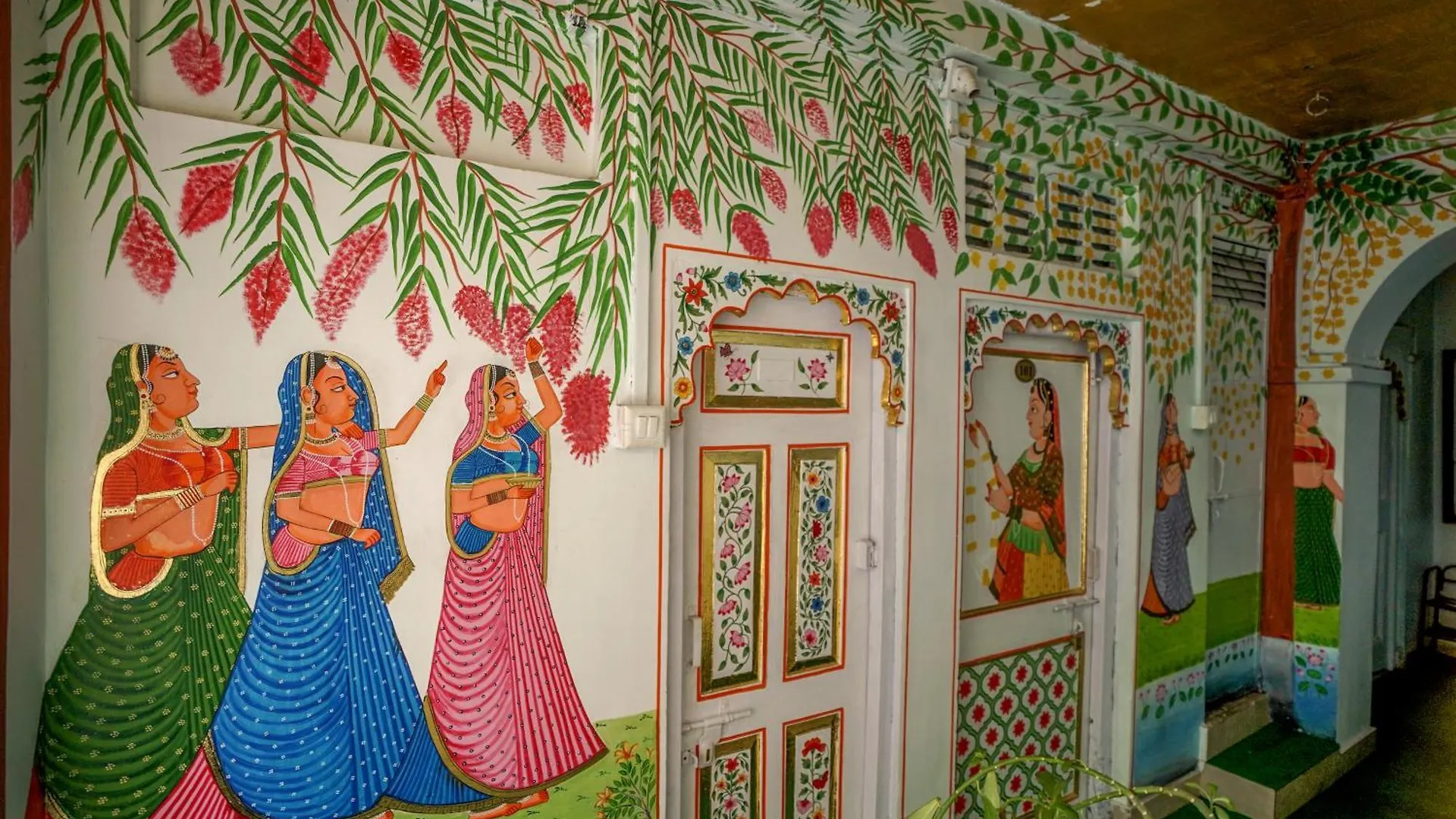Island Tower Guest House Udaipur 2*,